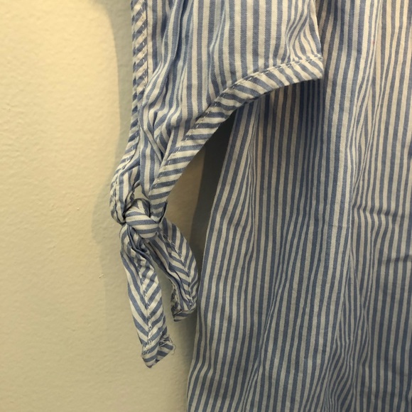 Striped off the shoulder Dress - Picture 2 of 5